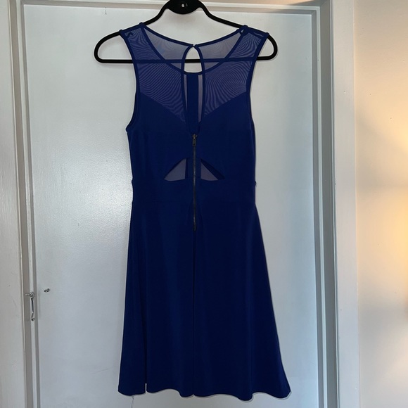 Silence and noise cut out dress - Picture 4 of 6